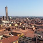 Bologna, un piccolo freno all’inflazione che non cambia le cose